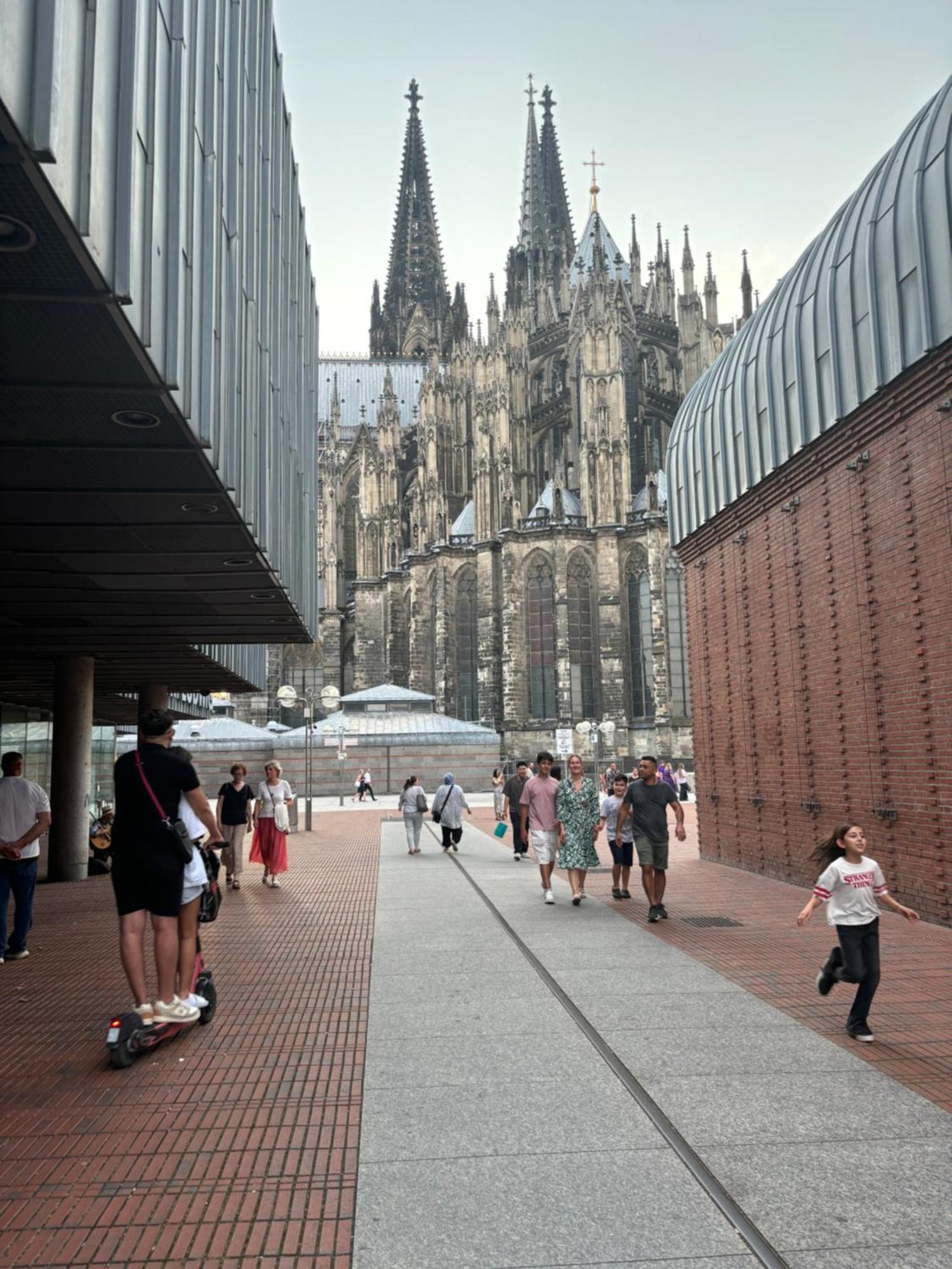 Koeln Wohnung 4 Min Naehe Von Hbf Und Dom Mit Garten ,Balkon & Office Esterno foto